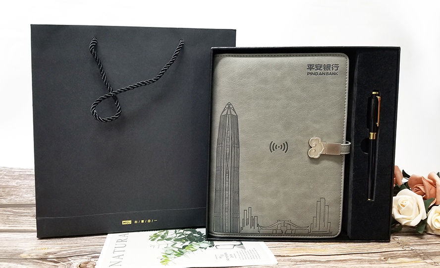 VIP客戶答謝禮多功能筆記本充電寶套裝