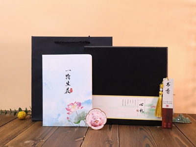 小預(yù)算文創(chuàng)伴手禮咋選？這套禮盒讓收禮人主動曬圈