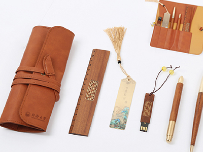 校園紀(jì)念品如何定制更有意義。