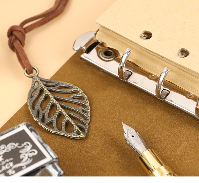 學(xué)?；顒佣Y品