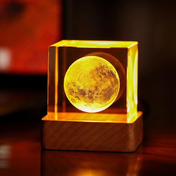 創(chuàng)意3D內(nèi)雕水晶擺件 月球地球星球發(fā)光小夜光 員工生日送什么