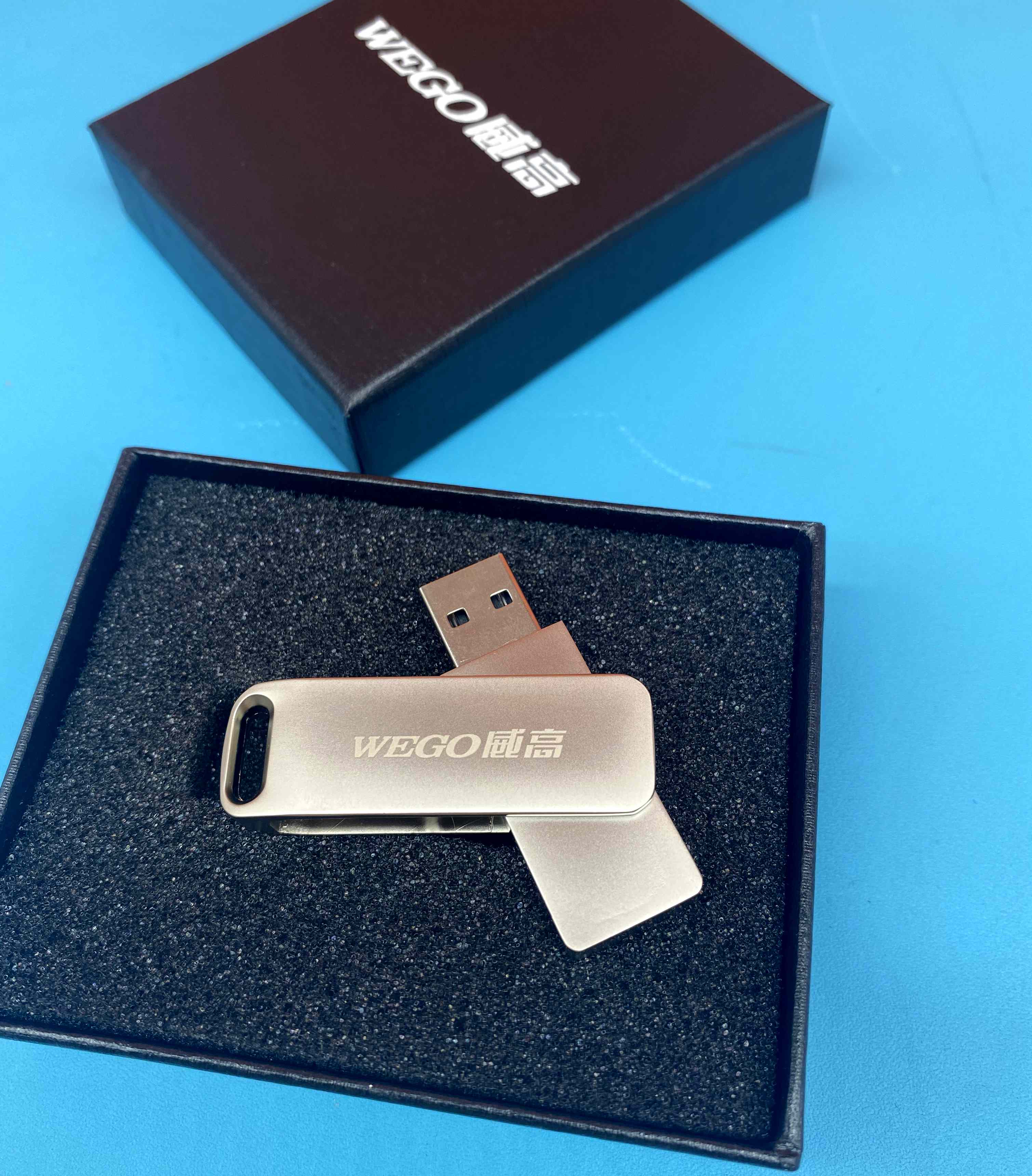 旋轉(zhuǎn)U盤+威高+醫(yī)藥行業(yè) (1)_副本