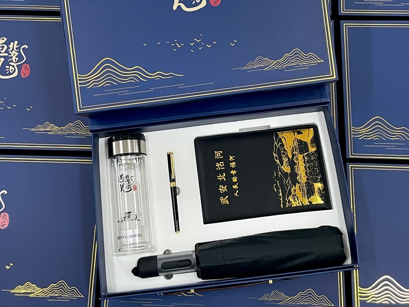 城市建筑的紀(jì)念禮品如何定制？武安北洺河的藍(lán)色禮盒藏著建筑溫度